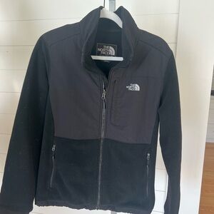 The North Face Women’s Retro Denali Fleece Jacket – Large (Black)